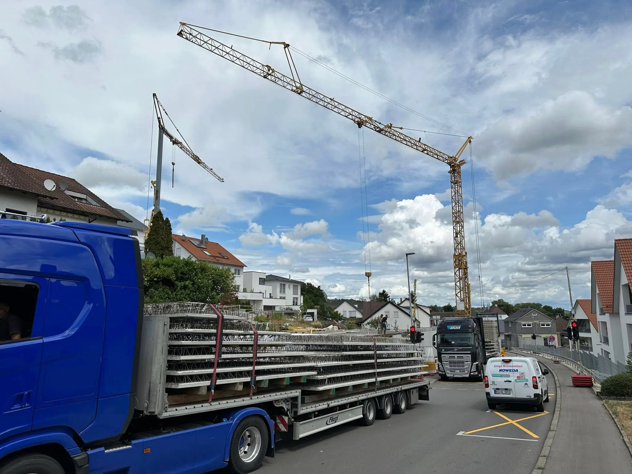 Neckartailfingen – Anlieferung der Deckenelemente