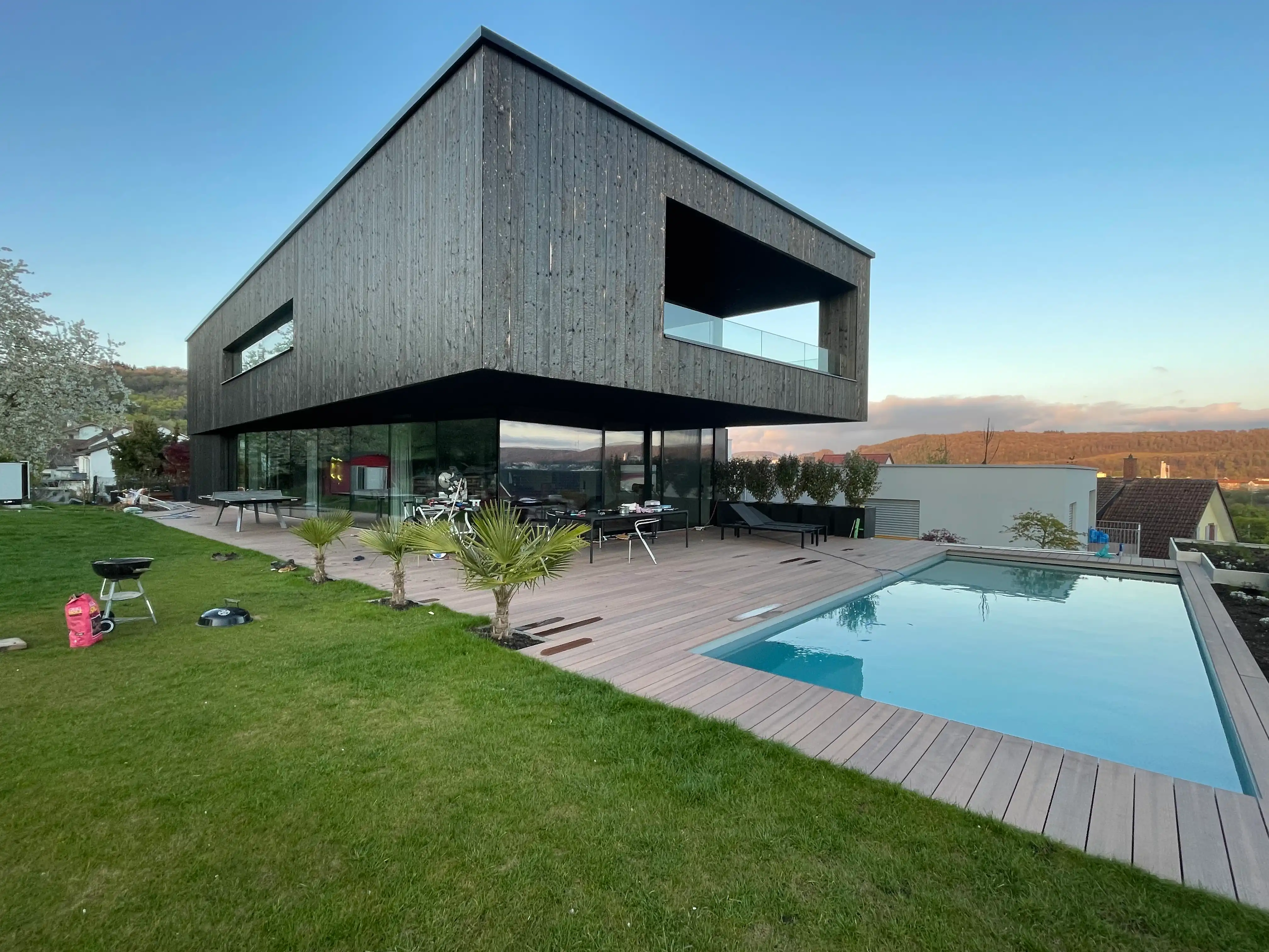 Neubau Villa mit Pool in Lörrach